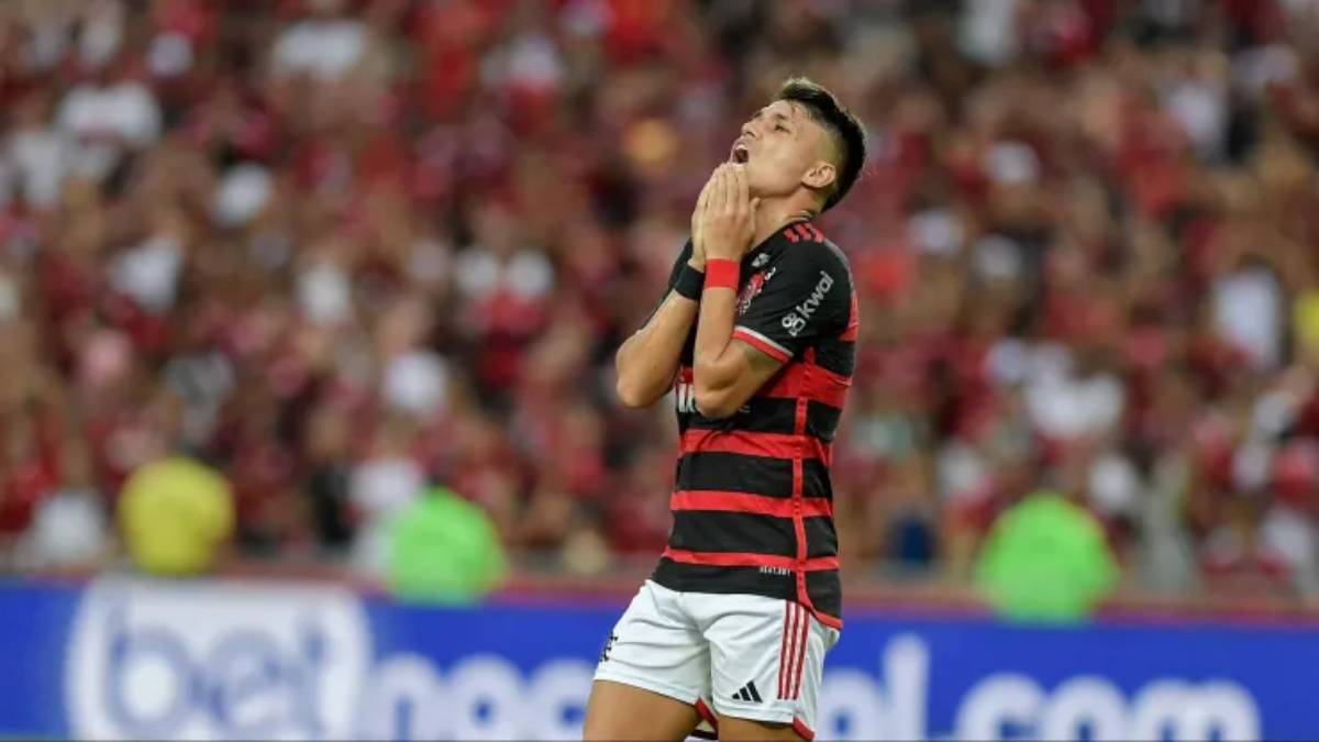 Luiz Araújo passa por cirurgia bem-sucedida no joelho e ganha previsão de retornar ao Flamengo - confira