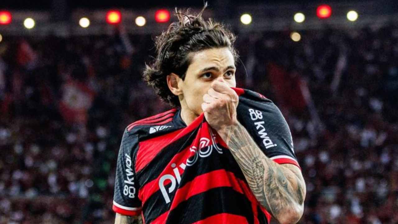 Após grave lesão, Pedro manda recado para torcida do Flamengo: "Sem dúvida nenhuma, voltarei mais forte"