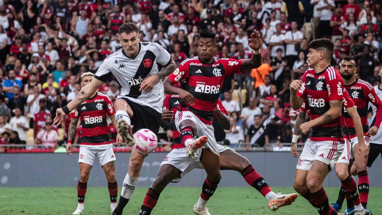 ja faz um bom tempo que o Vasco não vence o Flamengo, aumentando ainda mais a fregeuesia. Foto: Gilvan de Sousa/CRF