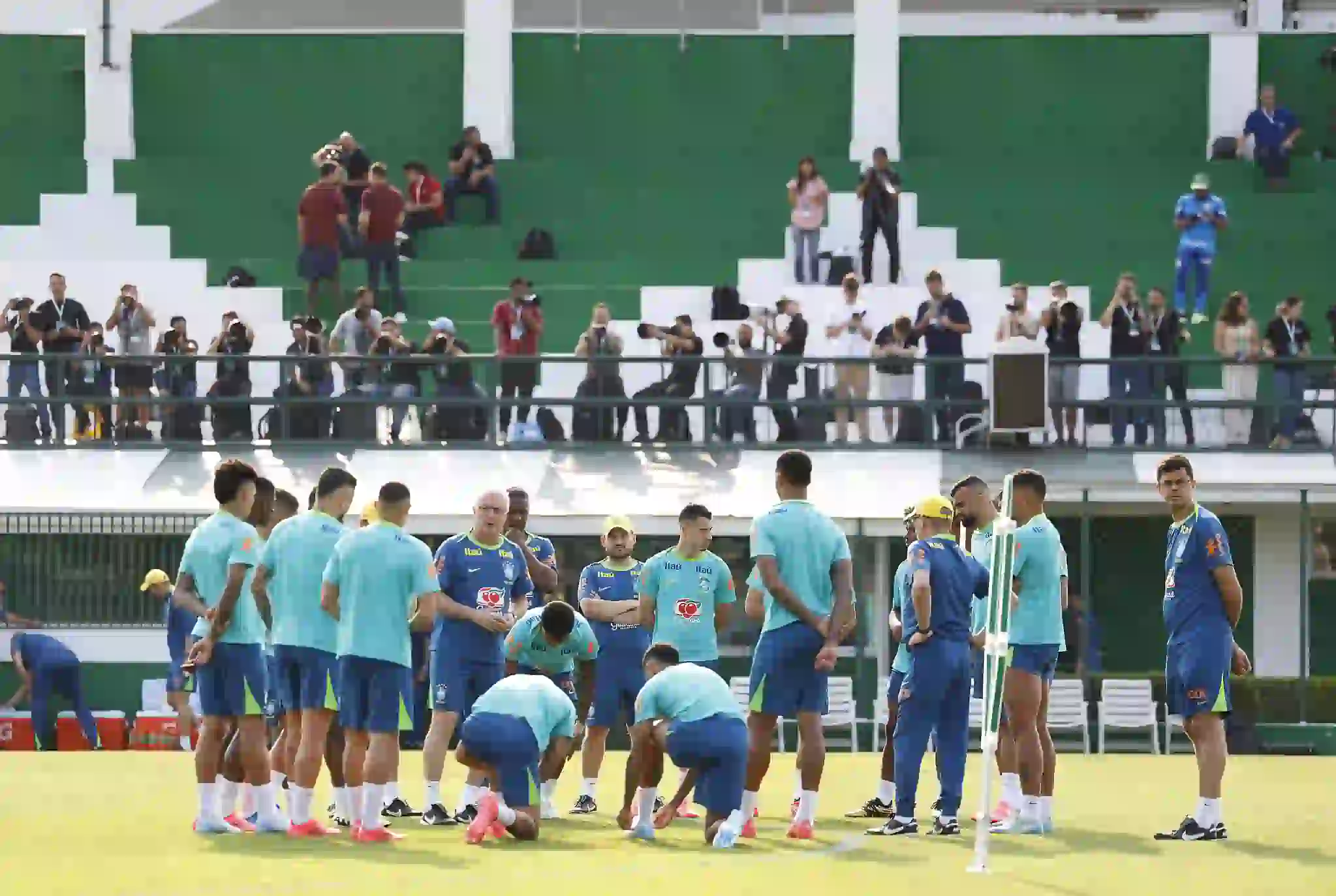 Seleção Brasileira realiza primeiro treinamento para os jogos contra o Chile e Peru