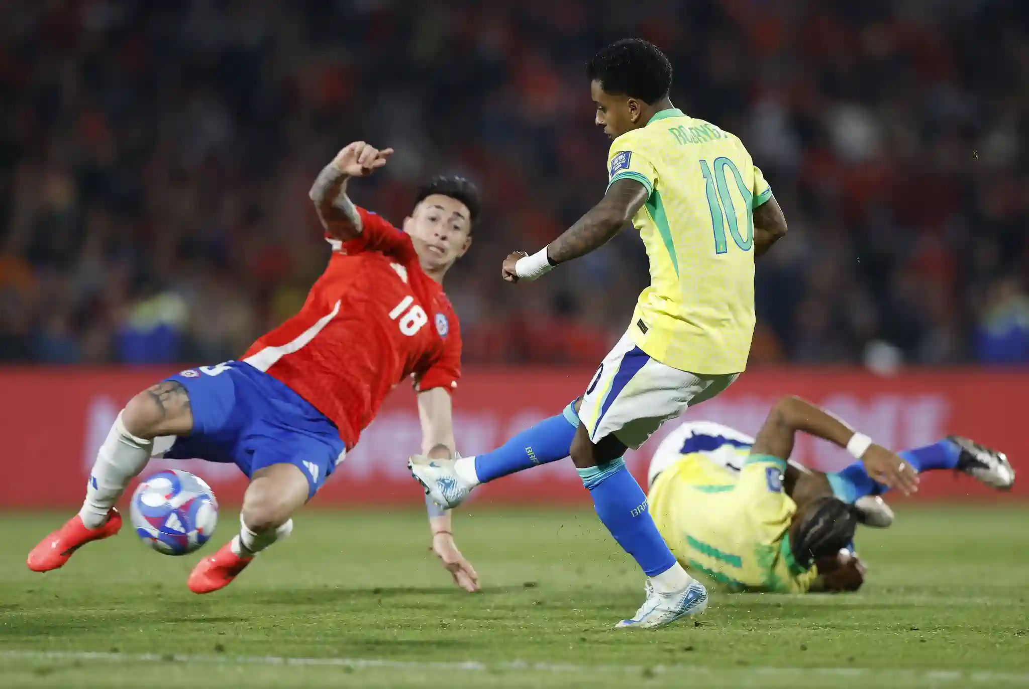 Camisa 10 foi muito mal na partida contra os chilenos. Foto: Rafael Ribeiro/CBF