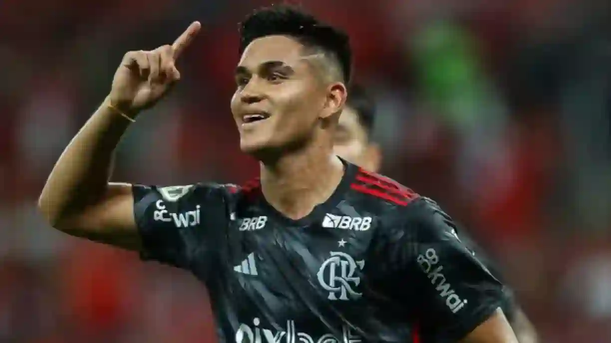 Alcaraz manda recado para torcida do Flamengo após gol perdido contra o Internacional