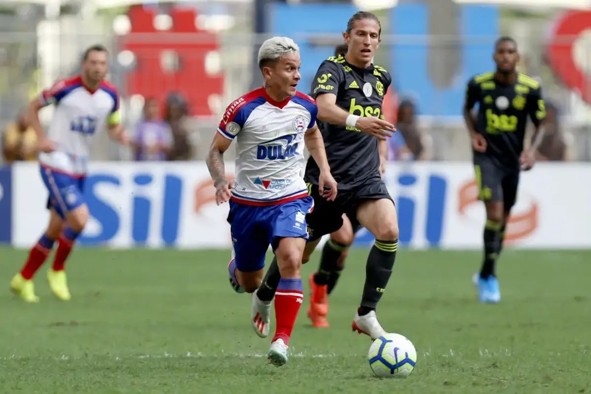 Filipe Luís foi mal na estreia como jogador do Flamengo contra o Bahia - Foto: Reprodução