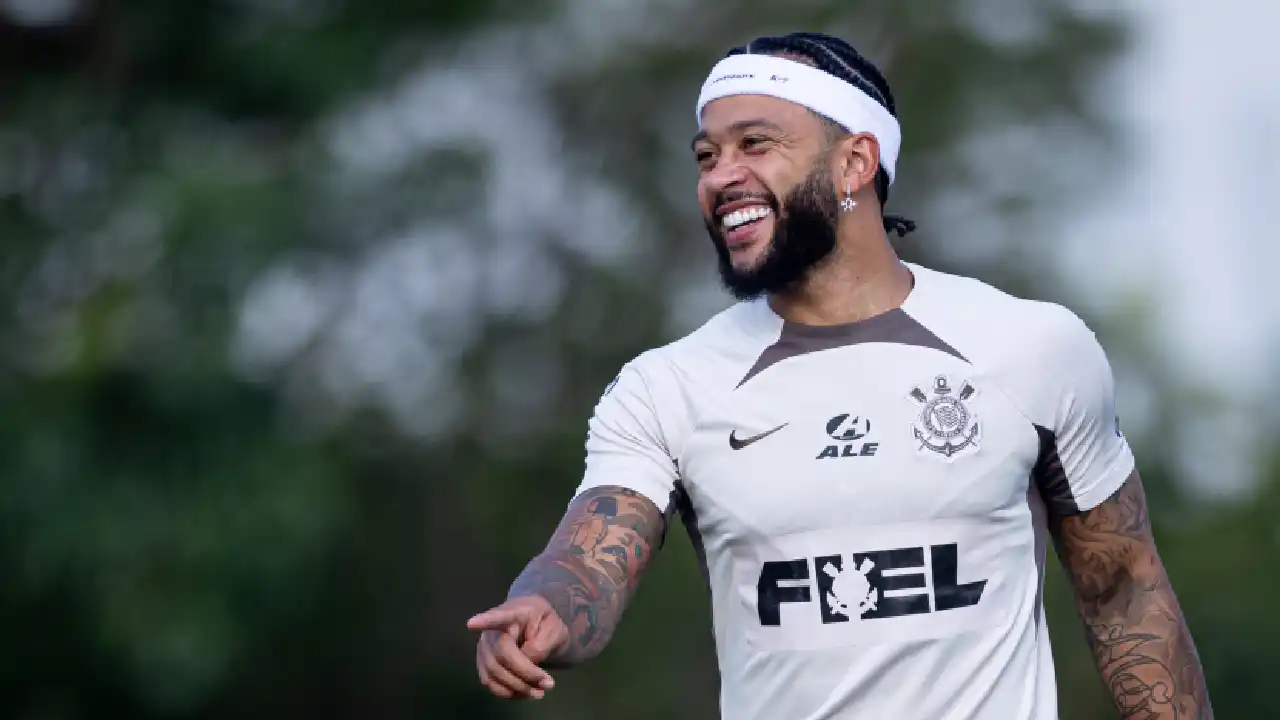 Corinthians vive imbróglio com patrocinador e pode rescindir com Depay antes de duelo contra o Flamengo