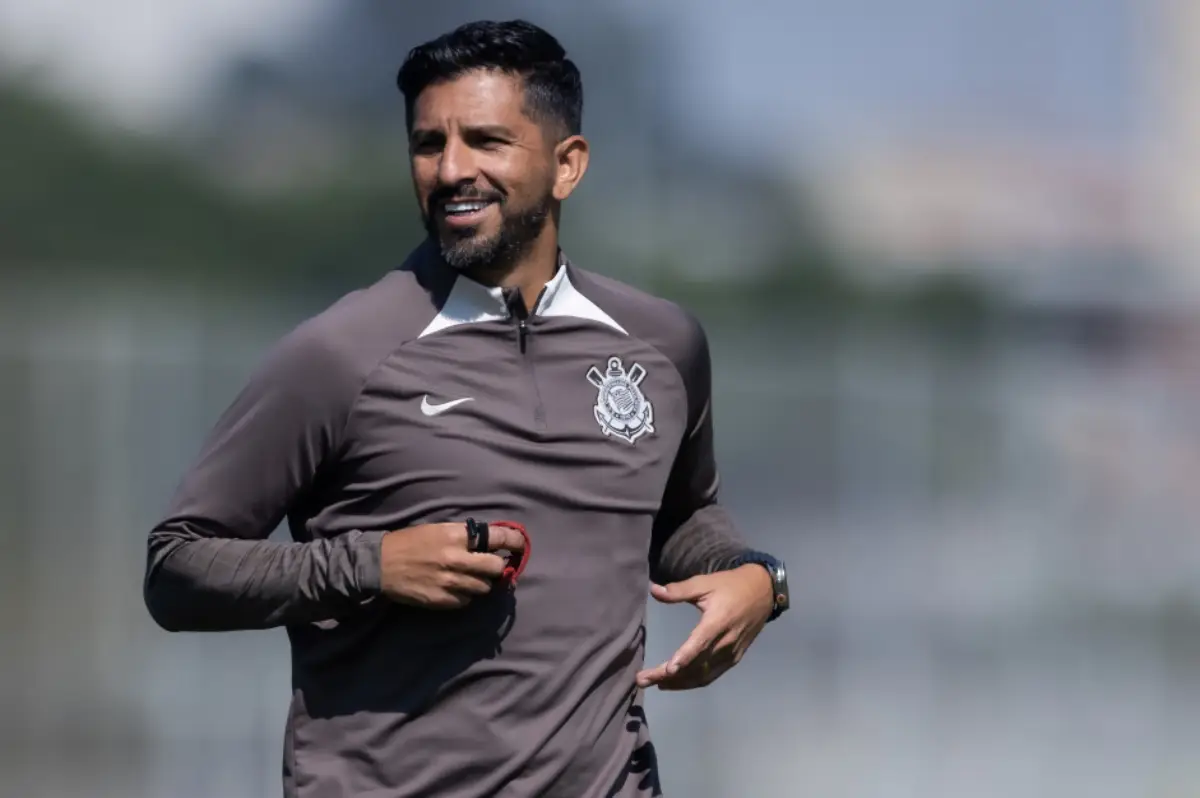 Emiliano Díaz elogia Corinthians após vitória e diz que poderá haver mudanças contra o Flamengo