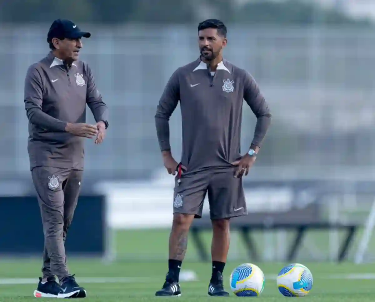 Treinador tem tido dor de cabeça ( Foto/ SCCP)