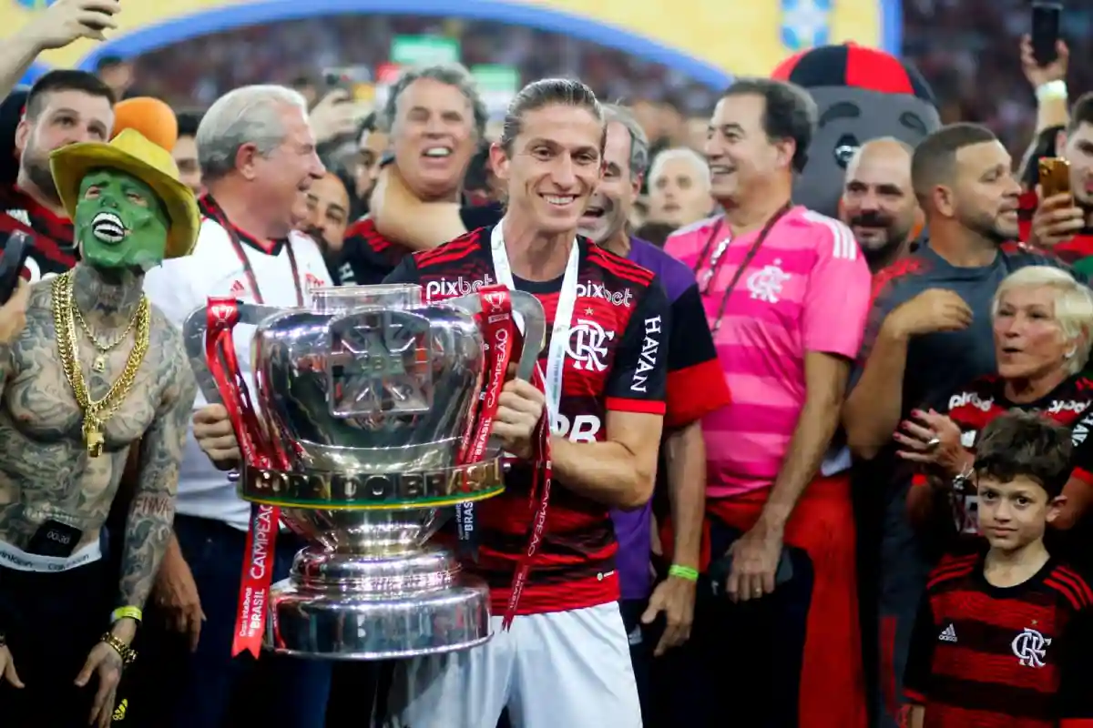 Filipe Luís tem 72% de aproveitamento contra o Corinthians - Foto: Gilvan de Souza/Flamengo