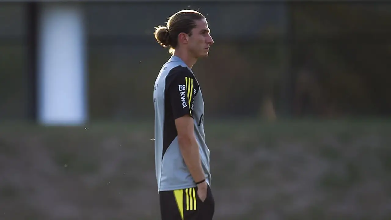 Filipe Luís pode conquistar feito inédito - Foto: Marcelo Cortes/Flamengo