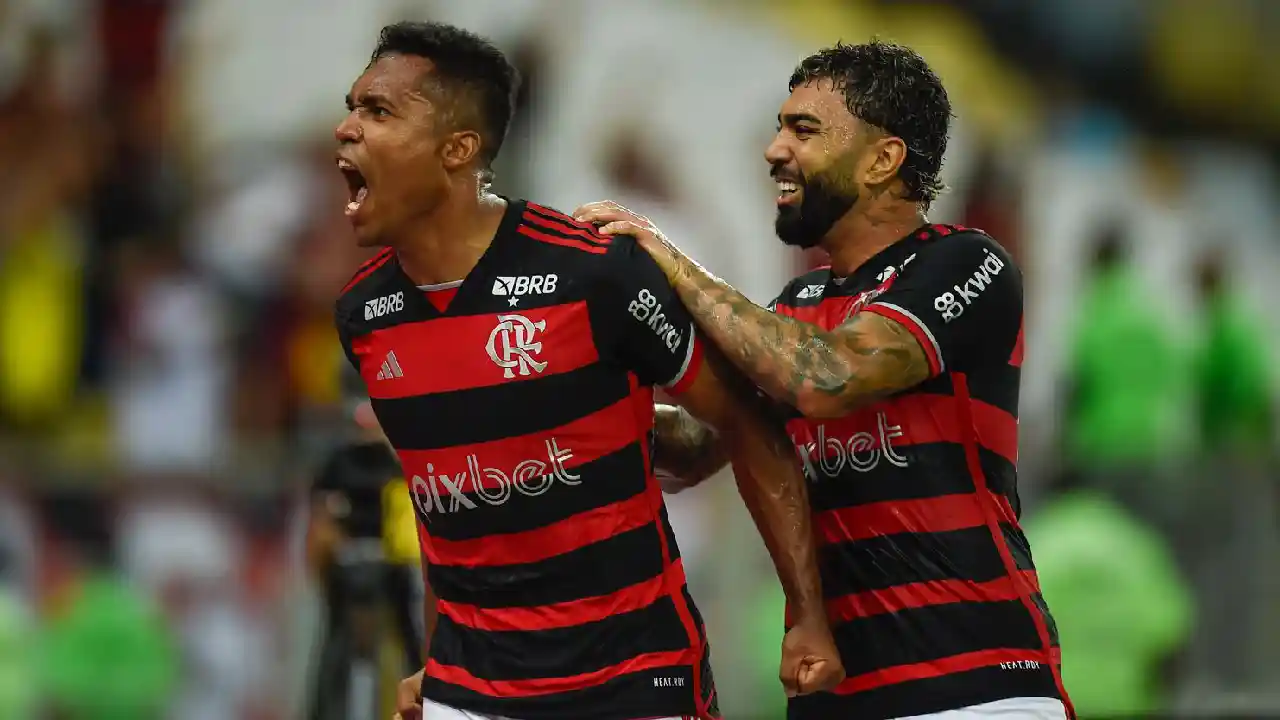 Filipe Luís explica entrada de Gabigol como titular no Flamengo: "Ídolo histórico"