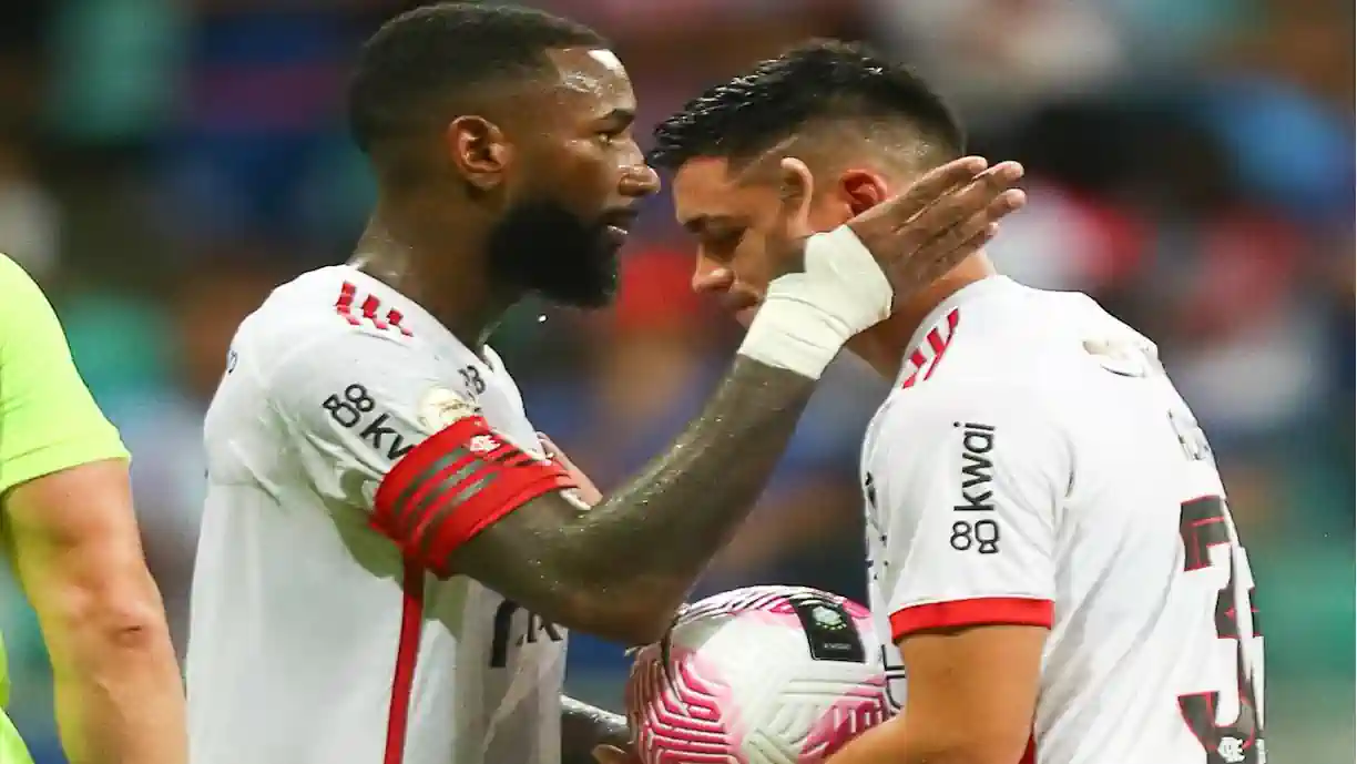 Gerson fala motivo de ter deixado Alcaraz bater pênalti em vitória do Flamengo