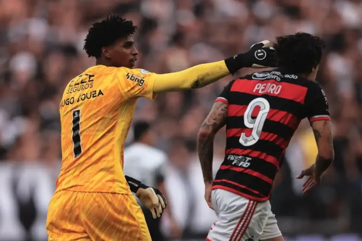 Hugo Souza destaca que torcida do Corinthians é superior a do Flamengo (Reprodução/Corinthians )