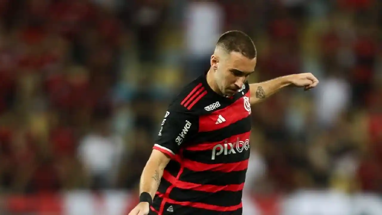 Léo Ortiz entre os pendurados do Flamengo - Foto: Marcelo Cortes/Flamengo