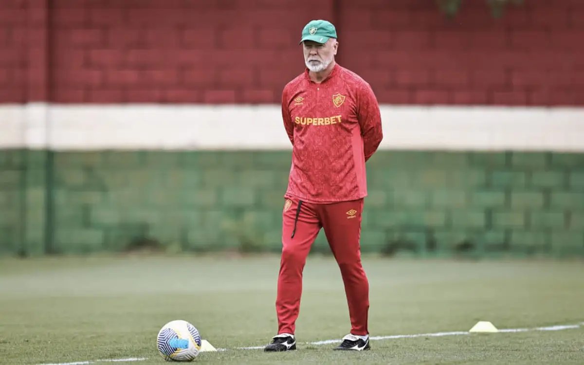 Mano Menezes não venceu clássico contra o Flamengo - Foto: Marcelo Gonçalves/Fluminense FC