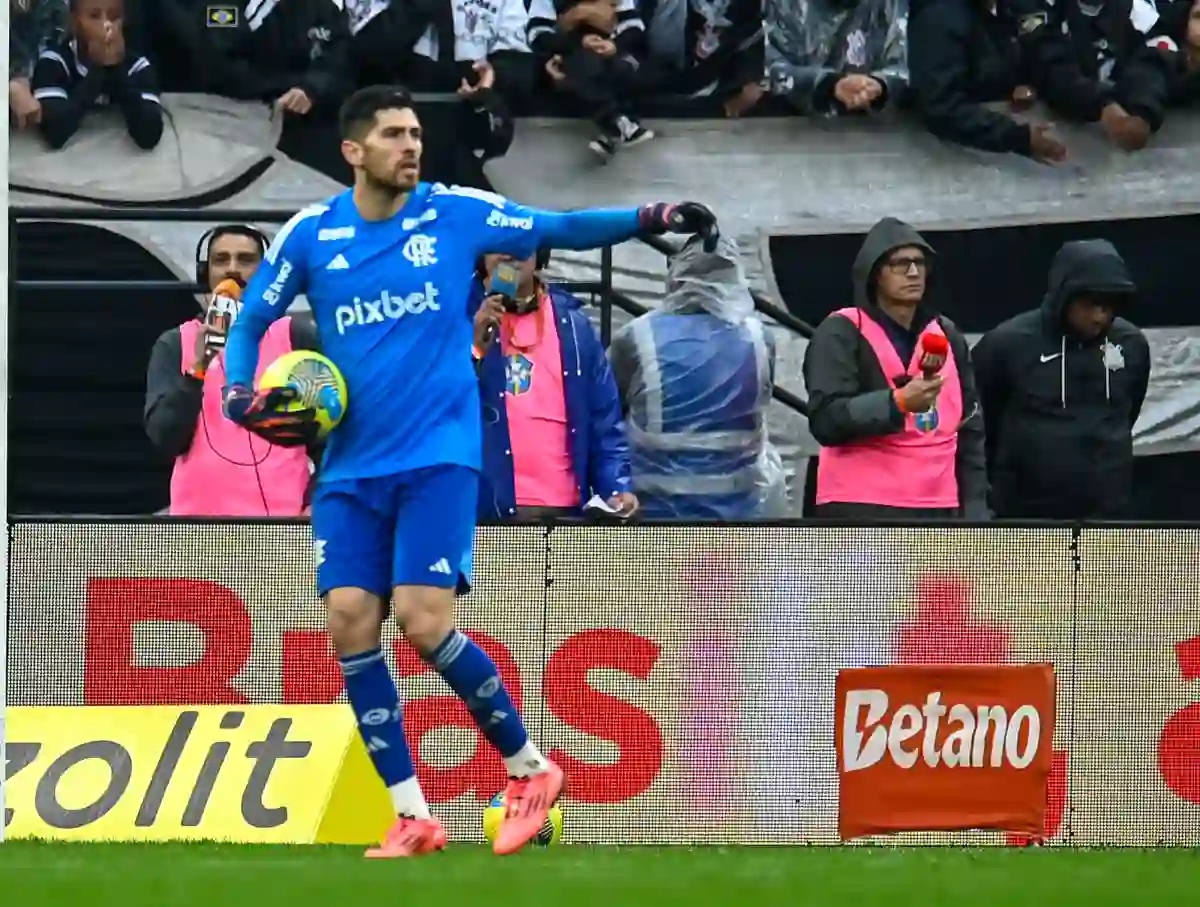 Rossi destaca defesa mais bonita em Corinthians x Flamengo (Reprodução/ Flamengo)