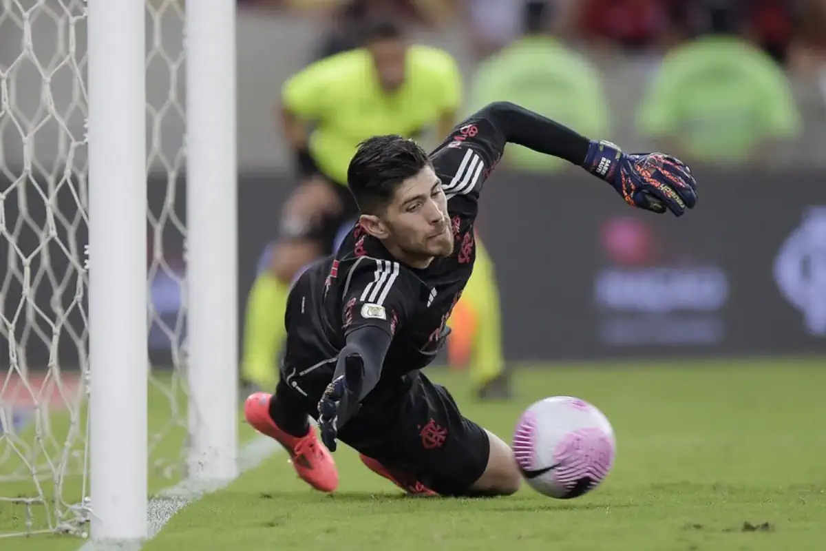 Rossi, do Flamengo, falou também sobre o bom momento que tem vivido na meta rubro-negra (Reprodução/ Flamengo)