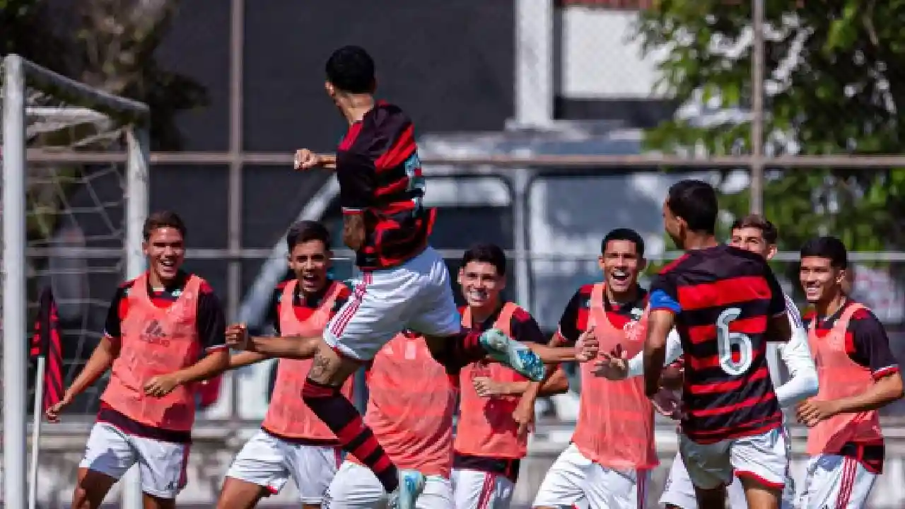 Flamengo fica no empate com o Santos em amistoso do sub-17; jogo serve de preparação para o Carioca (Foto: reprodução/ Flamengo)