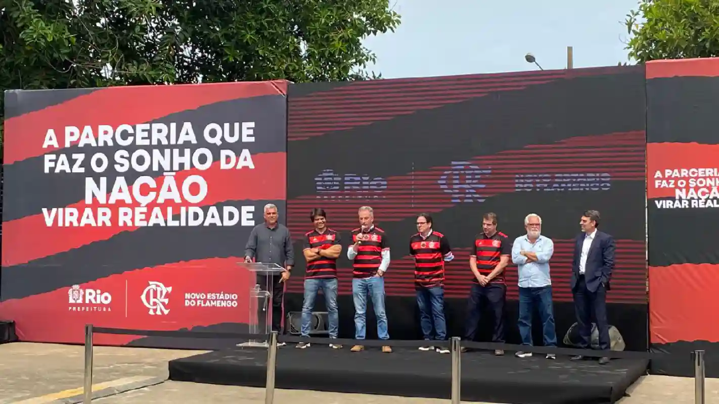 Flamengo celebra a posse do terreno do Gasômetro para construção do novo estádio