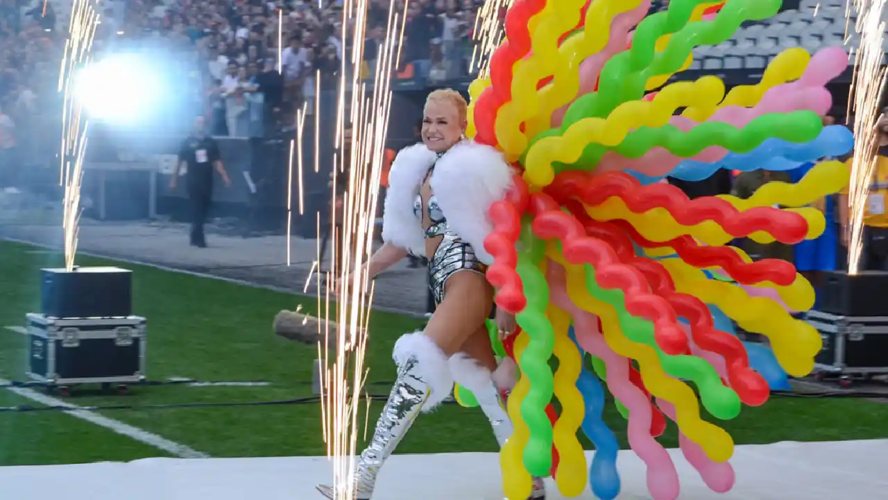 Xuxa brilha em show no Futebol da Esperança - Foto: Reprodução