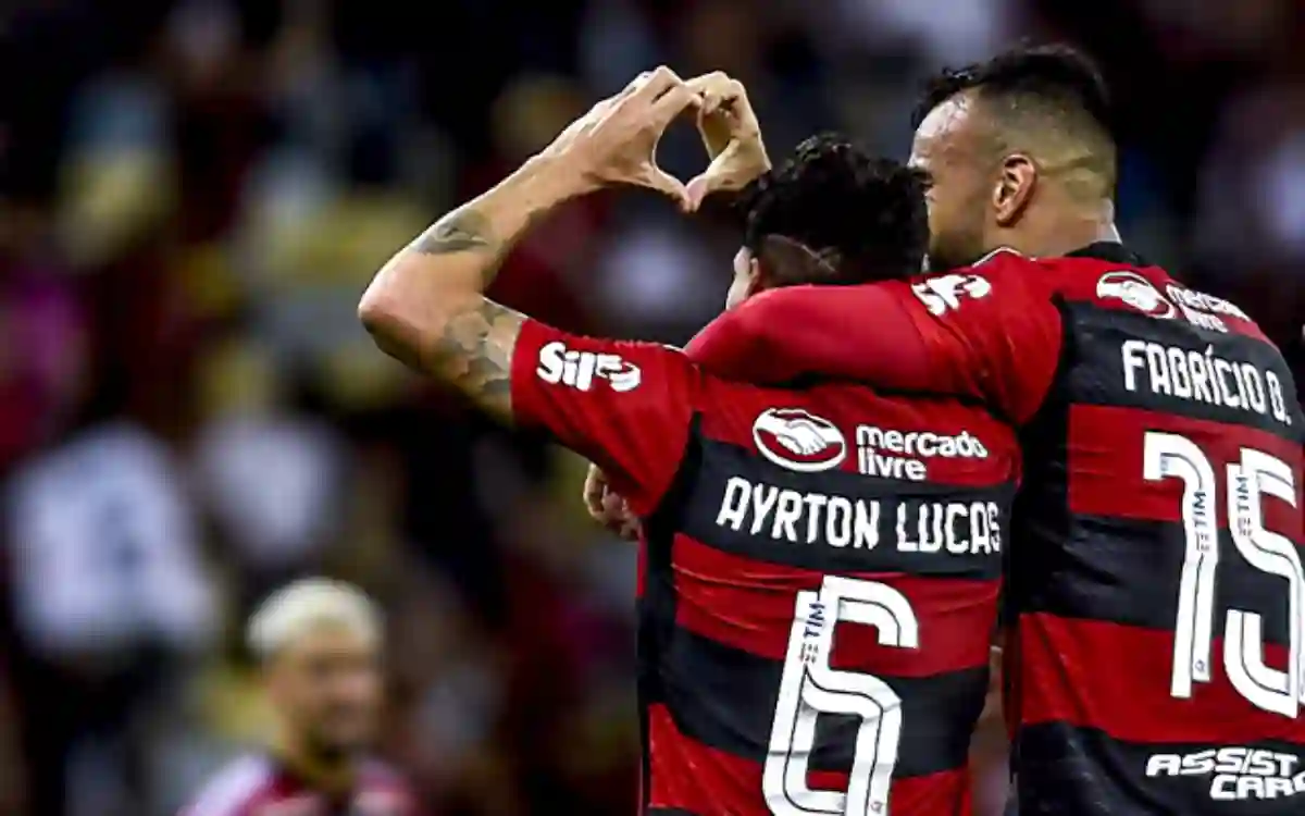 Ayrton Lucas pode ser negociado em 2025 - Foto: Reprodução/Flamengo