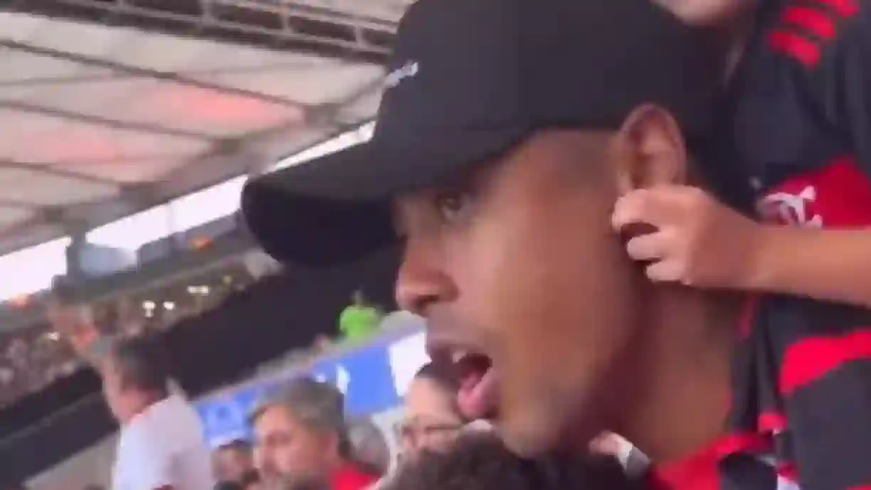 Bruno Henrique aparece cantando música para Gabigol na final da Copa do Brasil