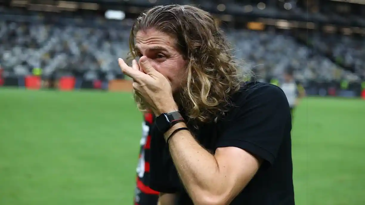 Filipe Luís rende elogios ao elenco do Flamengo e comemora título da Copa do Brasil