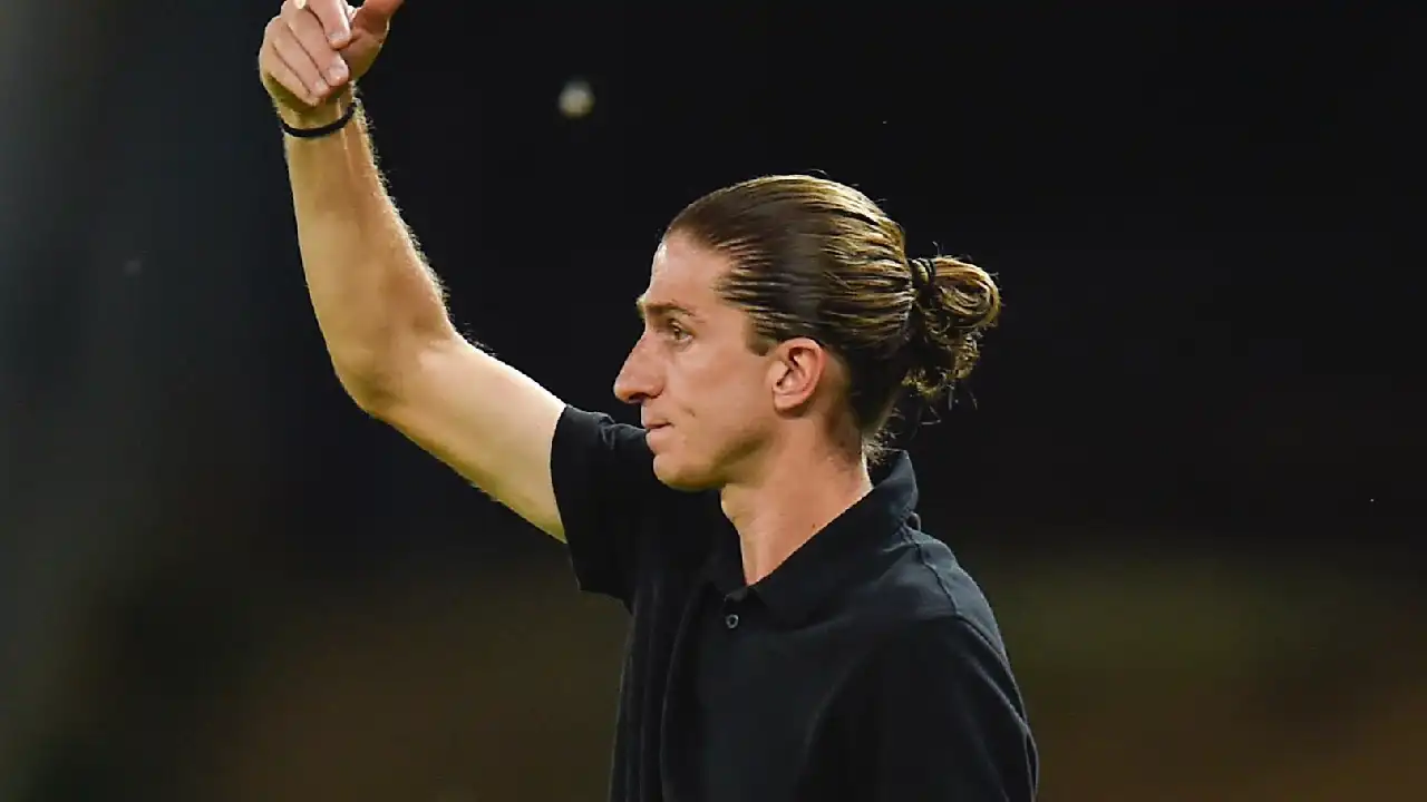 Filipe Luís enaltece trabalho de jovens no Flamengo: "Tenho muita confiança"