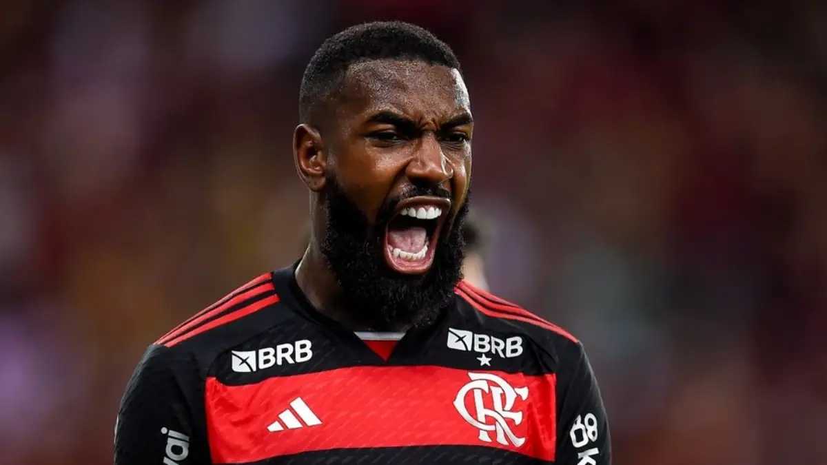  Gerson foi expulso ao tentar apartar confusão contra o Botafogo, mas segue como peça-chave no elenco rubro-negro. ( Foto: Flamengo ) 