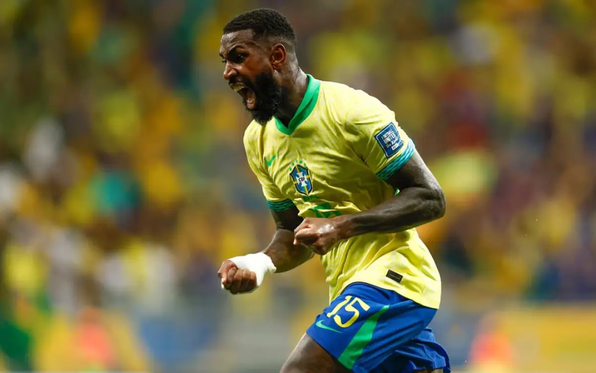 Gerson foi elogiado no meio campo da Seleção Brasileira - Foto: Rafael Ribeiro/CBF