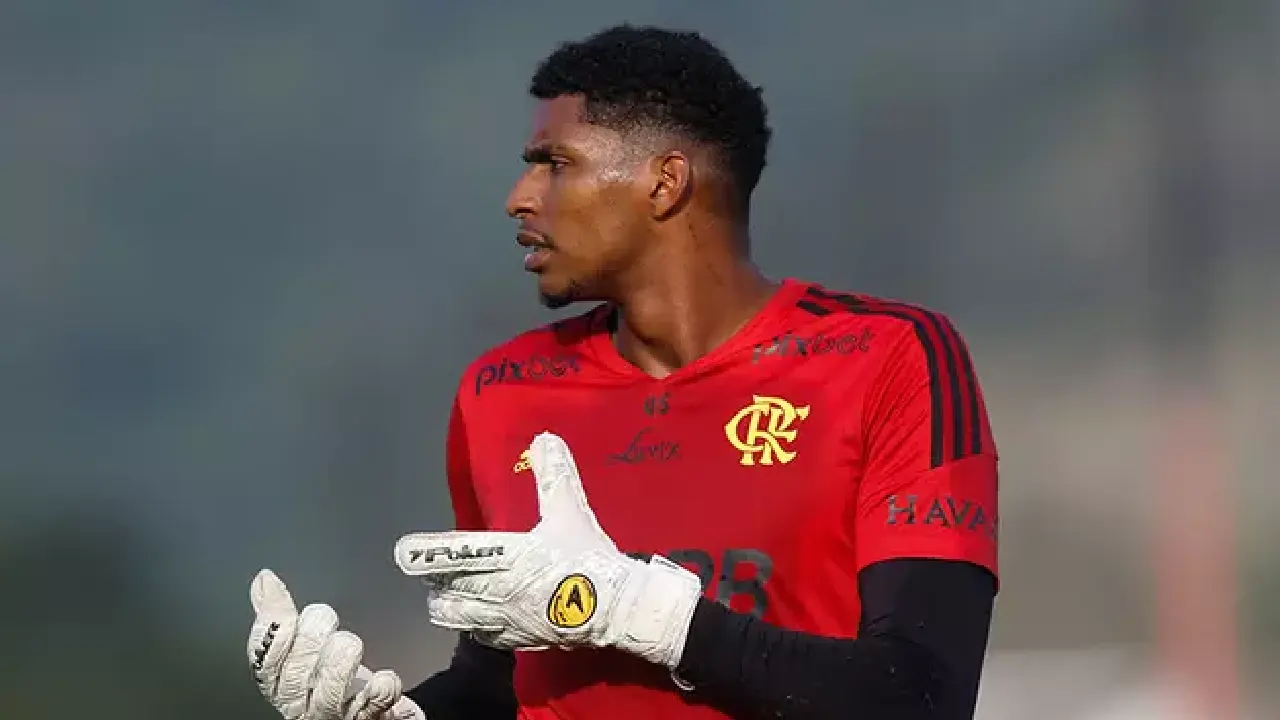 Corinthians tenta acelerar negociações por Hugo Souza, do Flamengo, após interesse de grupo City