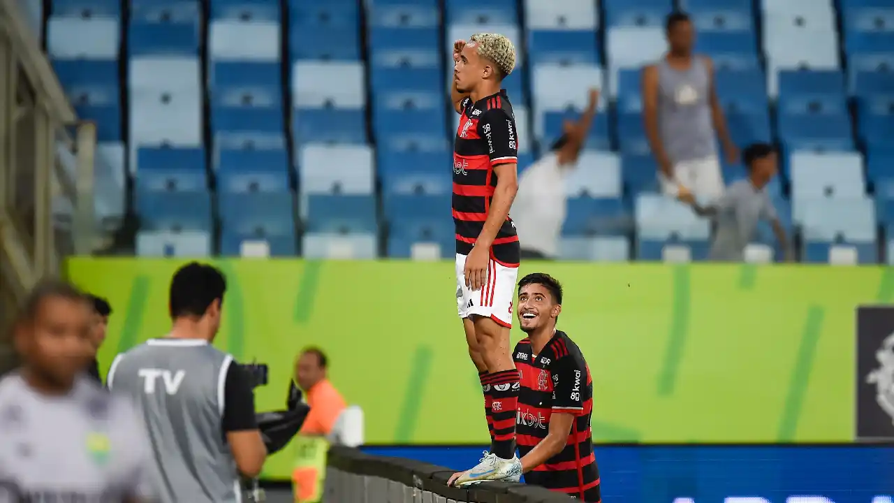 Matheus Gonçalves enaltece Filipe Luís e 'cutuca' Tite após vitória do Flamengo