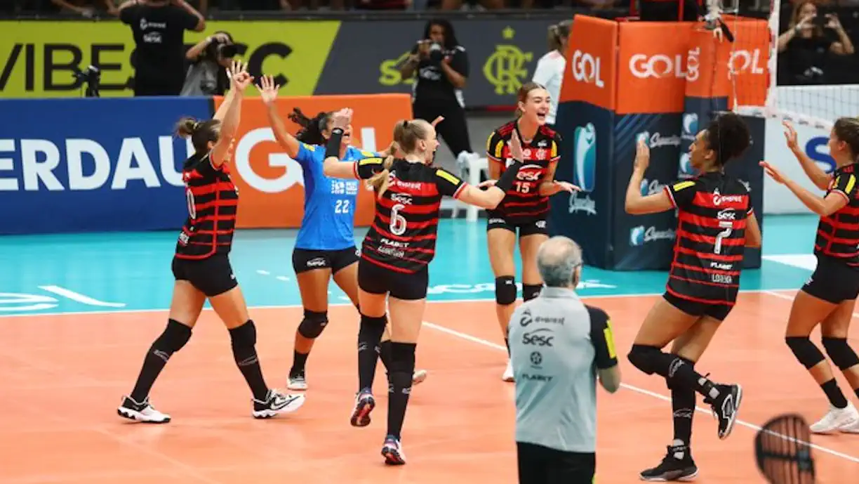 Sesc Flamengo tem duelo contra o Praia Clube, líder da Superliga feminina, nesta terça-feira (18) - Foto: Reprodução/Flamengo