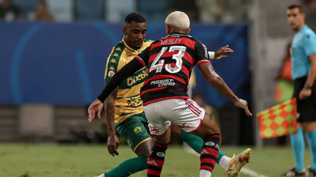  Filipe Luís cobra foco e disciplina do Flamengo no Brasileirão - foto: Cuiabá