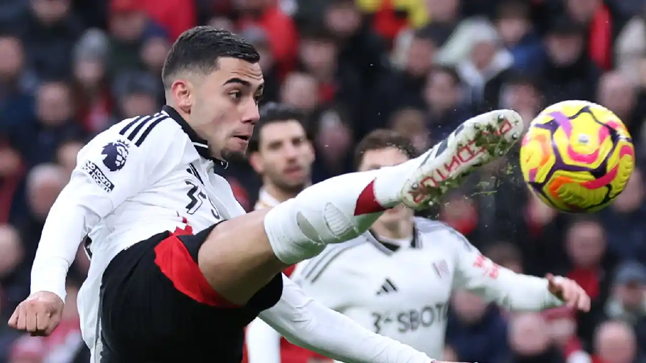 Andreas Pereira e Rodrigo Muniz brilham no empate do Fulham contra o Liverpool - foto: reprodução