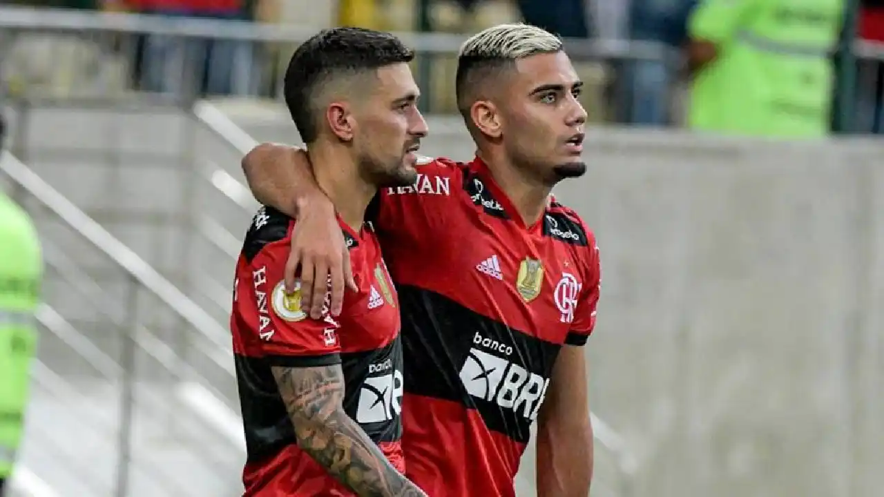 Ex-Flamengo, Andreas Pereira rejeita proposta do Palmeiras e segue no futebol europeu - Foto: Reprodução/Flamengo