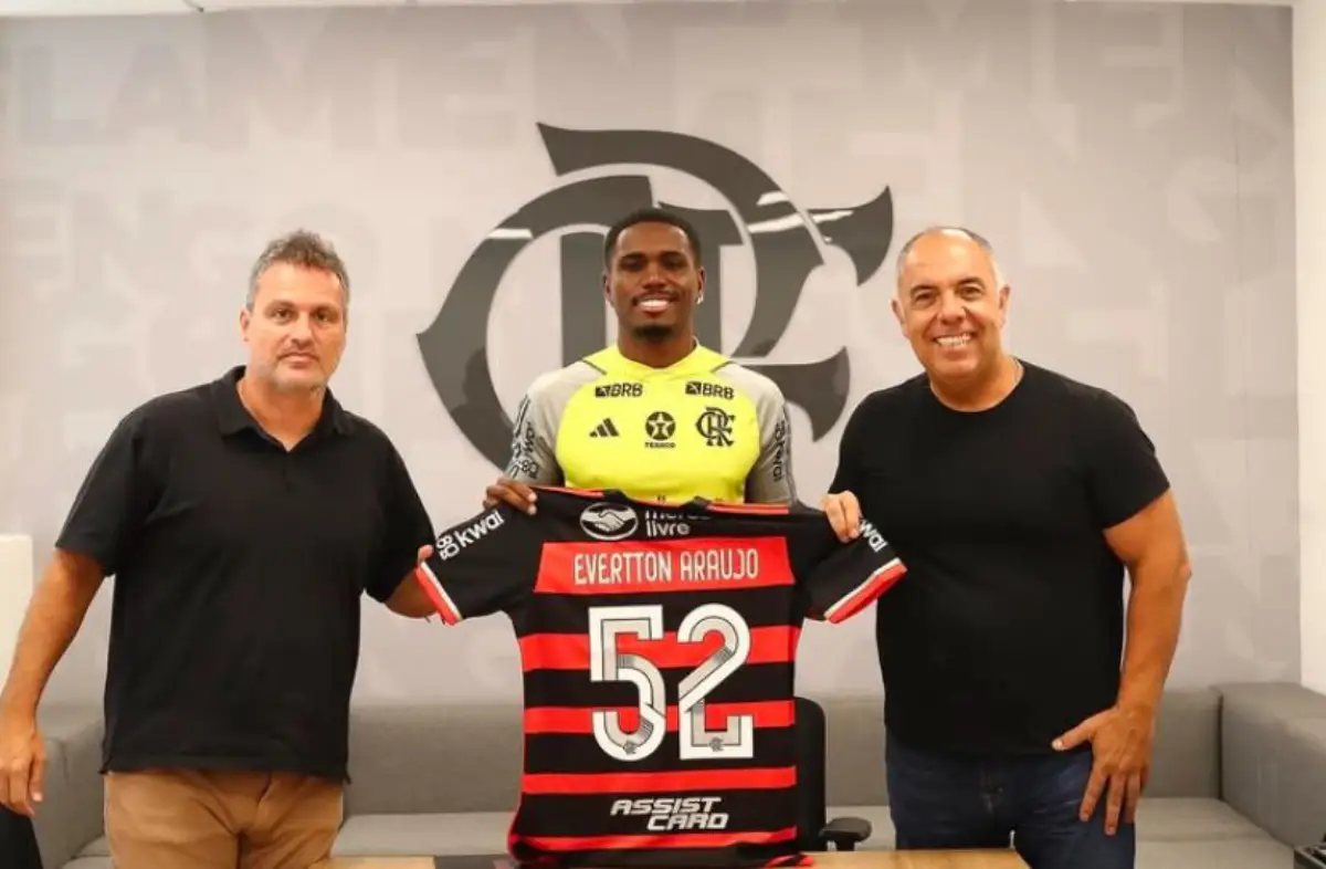 Evertton Araújo tem seu contrato renovado com o Flamengo - Foto: Gilvan de Souza/Flamengo