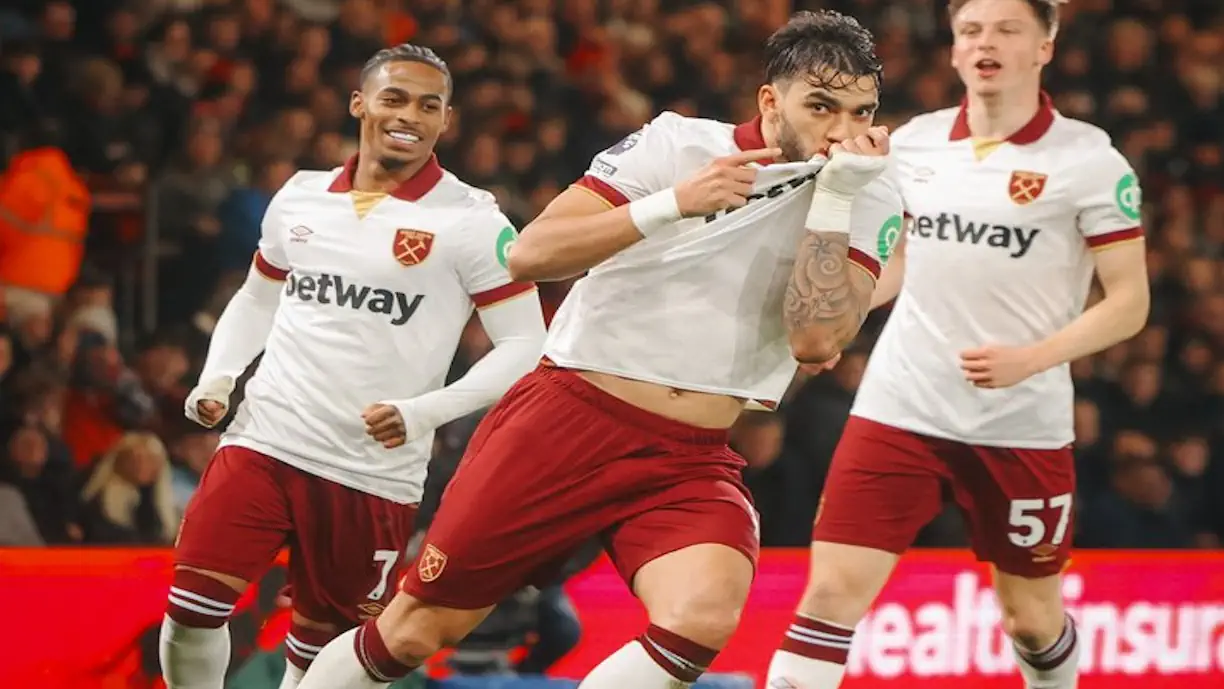 Especulado no Flamengo, Lucas Paquetá marca de pênalti em empate do West Ham na Premier League