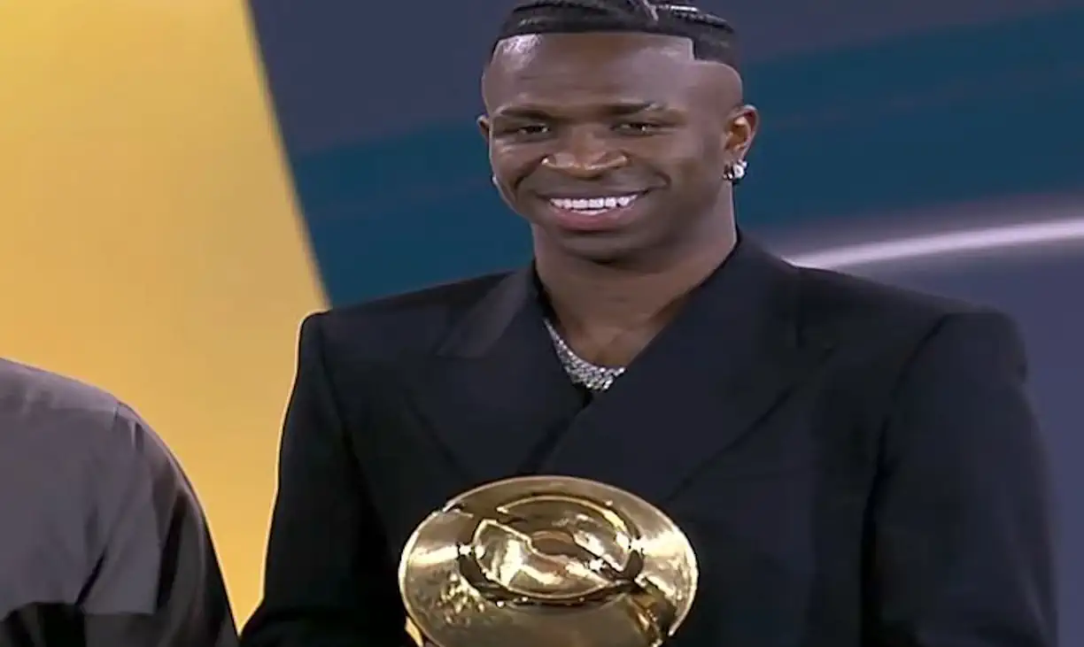 Vini Jr conquista premiação de melhor do mundo pela 2ª vez consecutiva ( Reprodução/Globe Soccer)