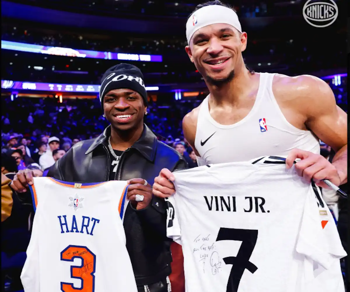 Que moral! Vini Júnior marca presença na NBA e troca camisa com astro do basquete