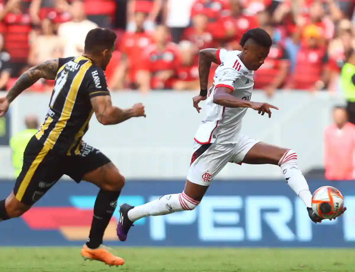 Flamengo vence por 2 x 0 o Volta Redonda sob o comando de Filipe Luis ( Foto/ Flamengo ) 