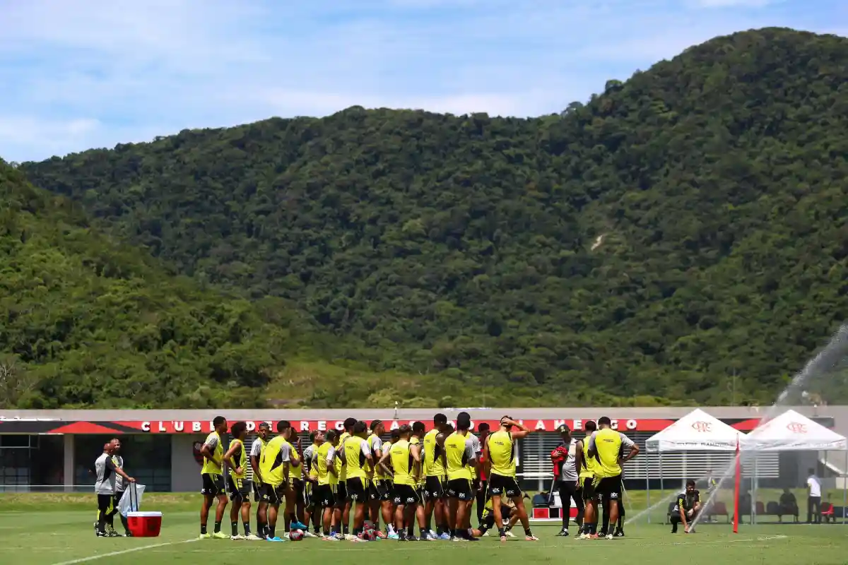 Elenco segue na preparação para temporada 2025 - Foto: Gilvan de Souza/Flamengo