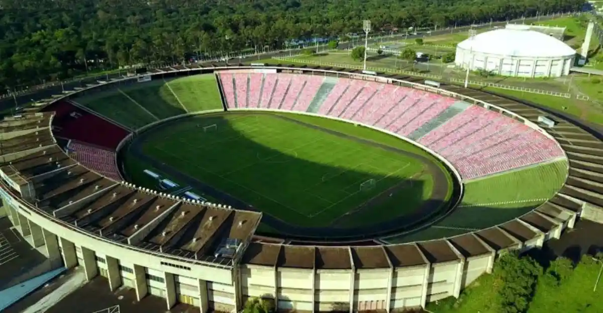 Flamengo estudar fazer partida do Carioca em Minas Gerais