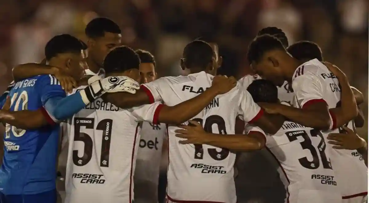 O Flamengo empatou em 1 a 1 com o Madureira ( Foto: Flamengo ) 