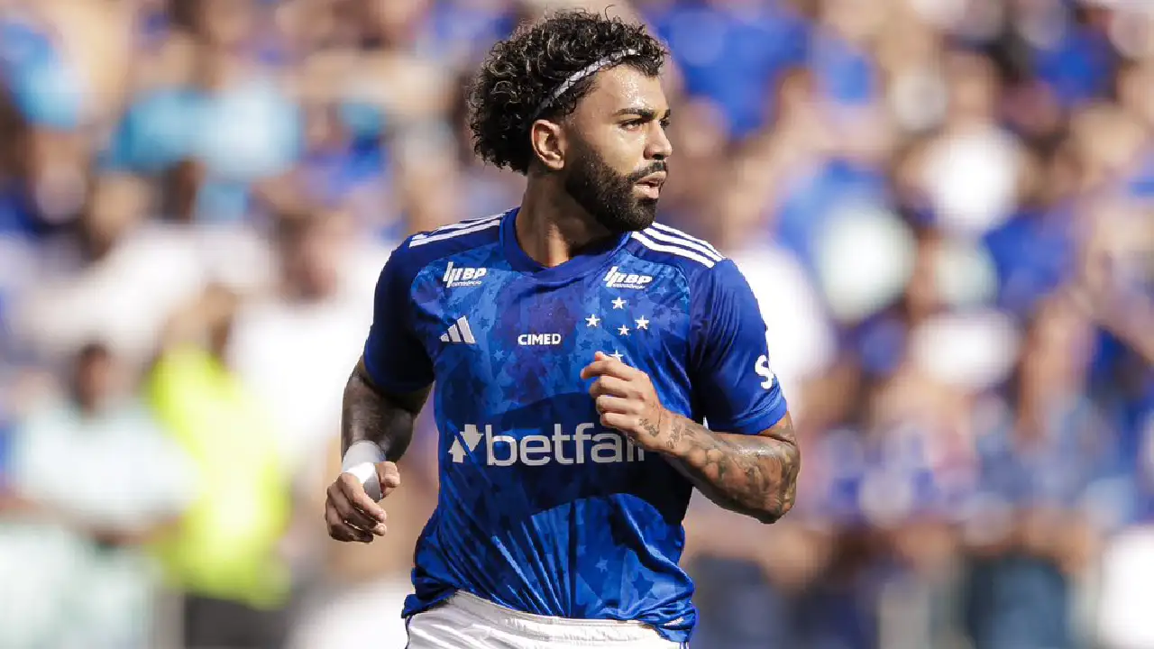 Ex-Flamengo, Fabrício Bruno brilha e dá assistência, enquanto Gabigol vai mal pelo Cruzeiro