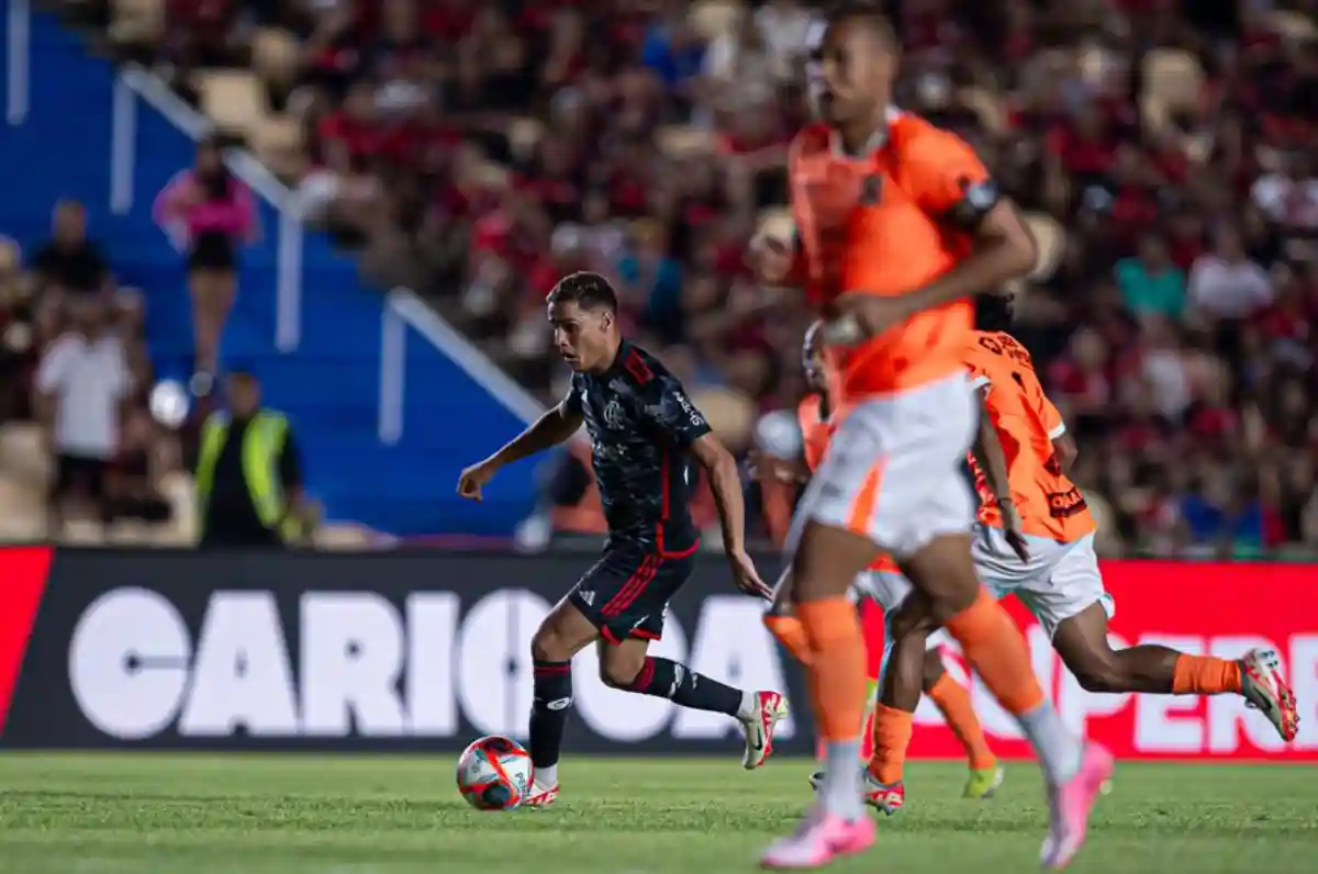 Flamengo enfrenta dificuldades no Campeonato Carioca  ( Foto: Flamengo ) 