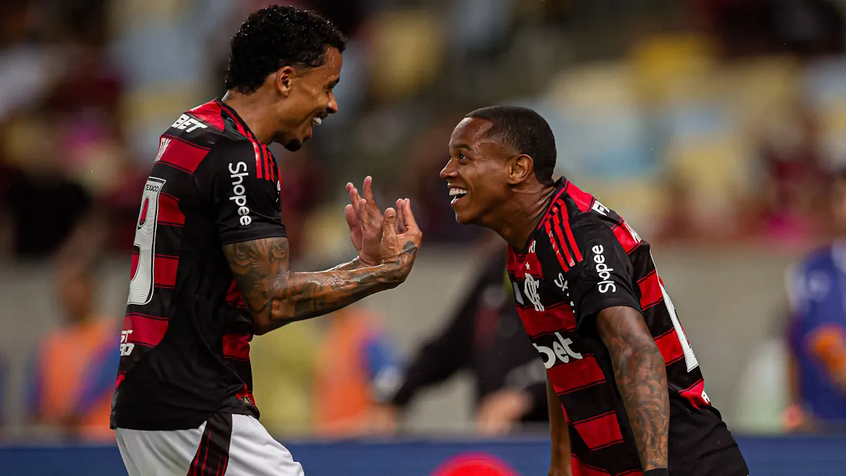 Allan durante treinamento no CT, buscando evoluir para se firmar no elenco do Mais Querido. ( Foto: Flamengo )