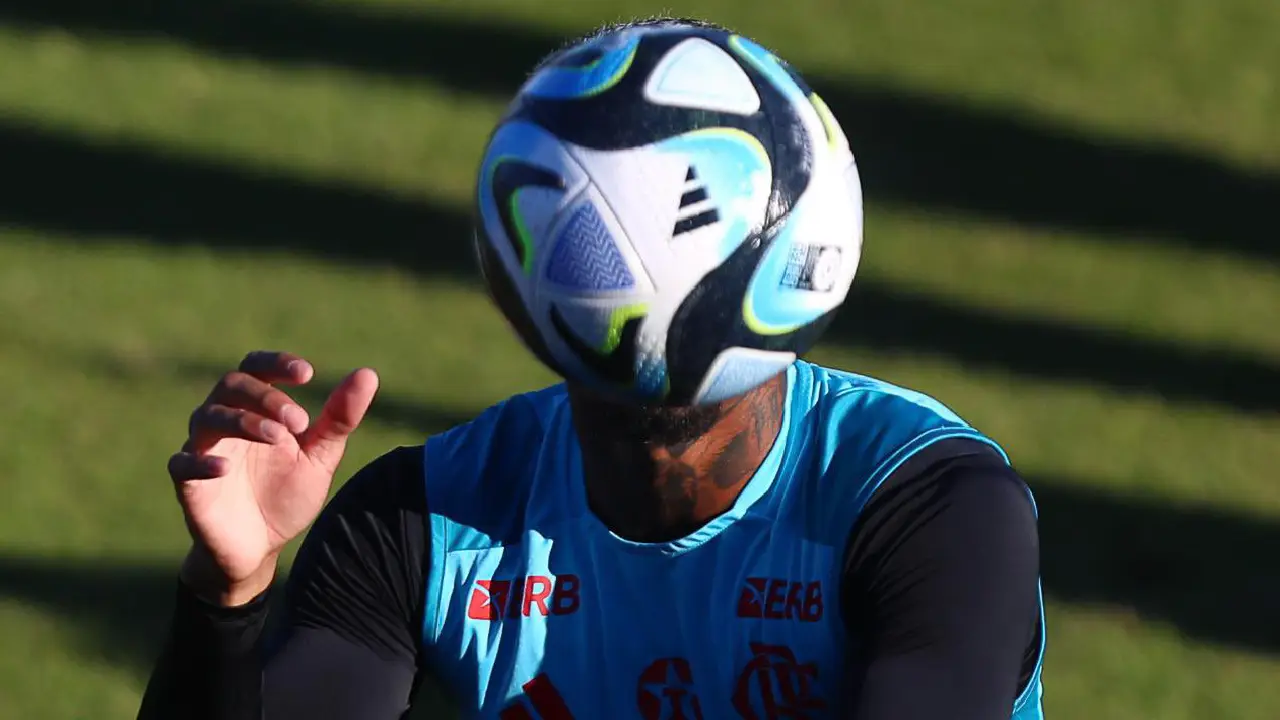 Gonzalo Plata e Luiz Araújo disputam a titularidade no ataque do Flamengo - foto: reprodução