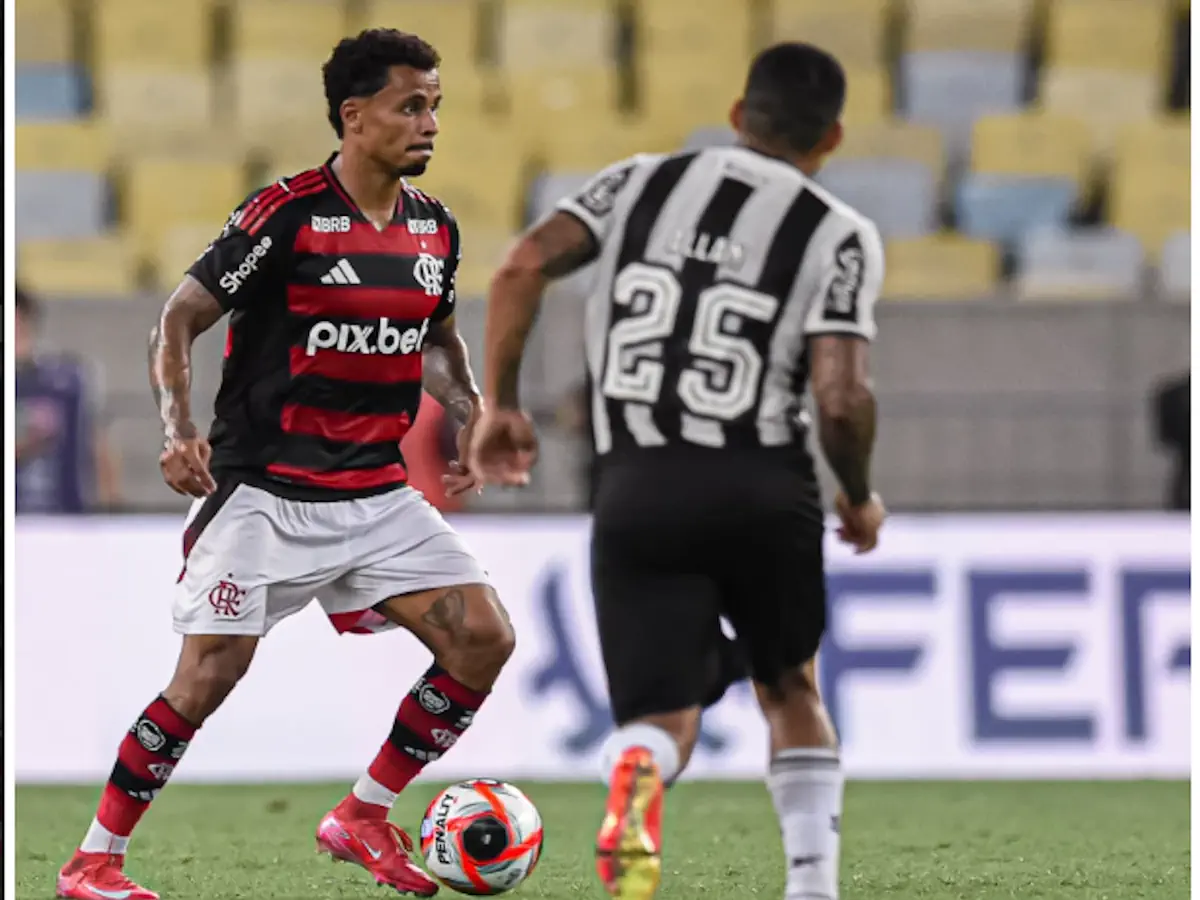 Allan em ação pelo Flamengo durante partida no Maracanã, meia segue em alta no Mais Querido ( Foto/Flamengo)