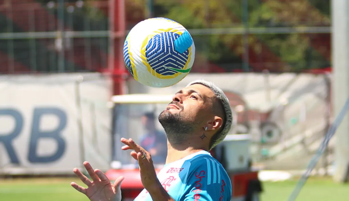 Arrascaeta faz pedido inusitado de contratação para o Flamengo " ta longe ainda..."