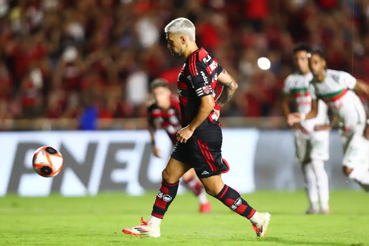 Dia de mágica! Arrascaeta tem noite de almanaque pelo Flamengo