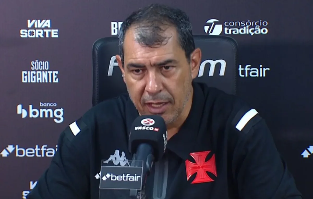 Fábio Carille admite que o Flamengo foi superior na vitória por 2 a 0 no clássico contra o Vasco no Maracanã - Foto: Reprodução/Vasco TV